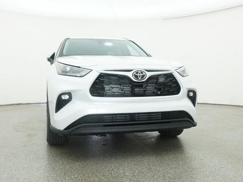 New 2026 Toyota Highlander XLE AWD/4WD image 30