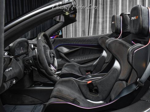 Used 2022 McLaren 765LT RWD image 23