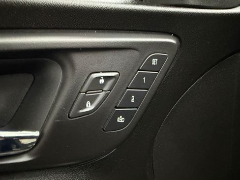 Used 2017 Chevrolet Malibu Premier w/ Premier Sun and Wheel Package FWD image 11
