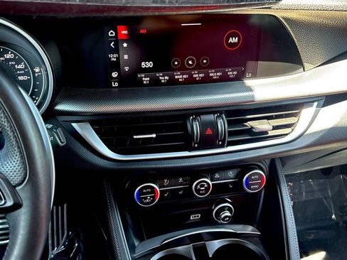 Used 2023 Alfa Romeo Stelvio Veloce AWD/4WD image 18