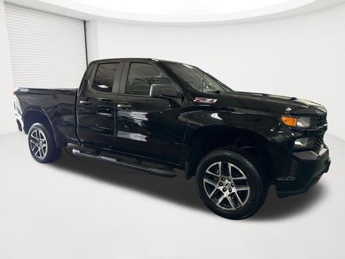 Used 2019 Chevrolet Silverado 1500 Custom Trail Boss w/ Custom Convenience Package image 3