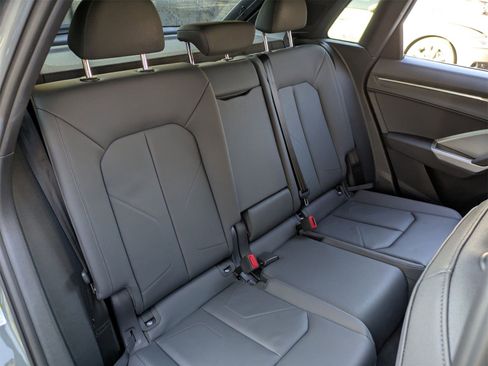 Used 2025 Audi Q3 2.0T Premium w/ Convenience Package image 29