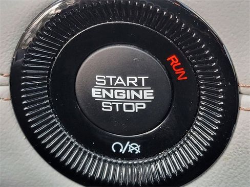 Certified 2022 Jeep Compass Limited image 6