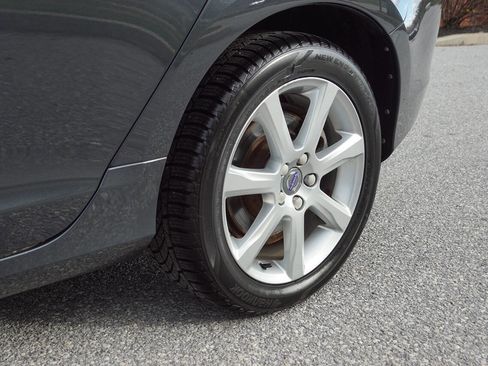 Used 2016 Volvo V60 T5 Premier w/ Convenience Package image 17