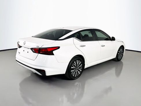 Used 2023 Nissan Altima 2.5 SV FWD image 7