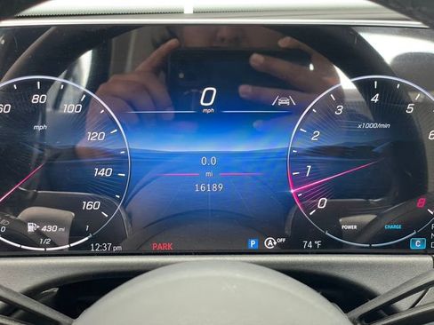 Used 2024 Mercedes-Benz E 350 4MATIC Sedan image 2