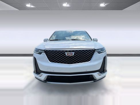 Used 2024 Cadillac XT6 Luxury FWD image 5