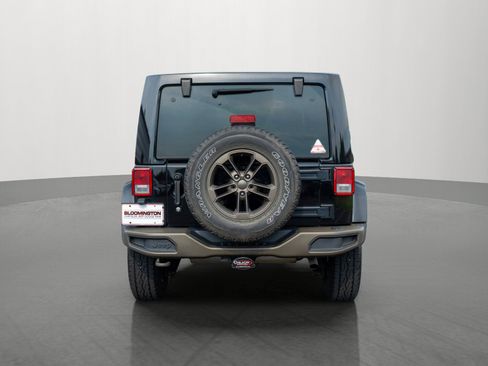 Used 2017 Jeep Wrangler Unlimited Sahara AWD/4WD image 6