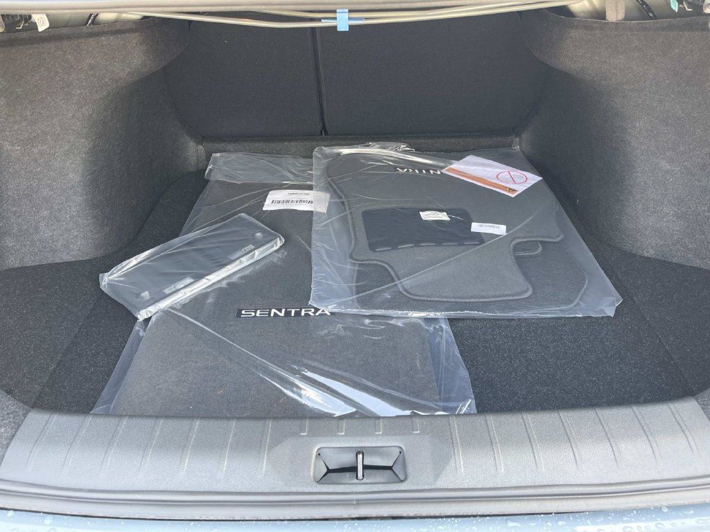 New 2027 Nissan Sentra SR w/ SR Premium Package FWD image 12