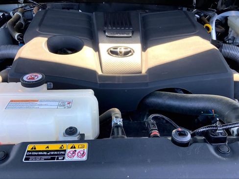 Used 2024 Toyota Tundra SR5 AWD/4WD image 33