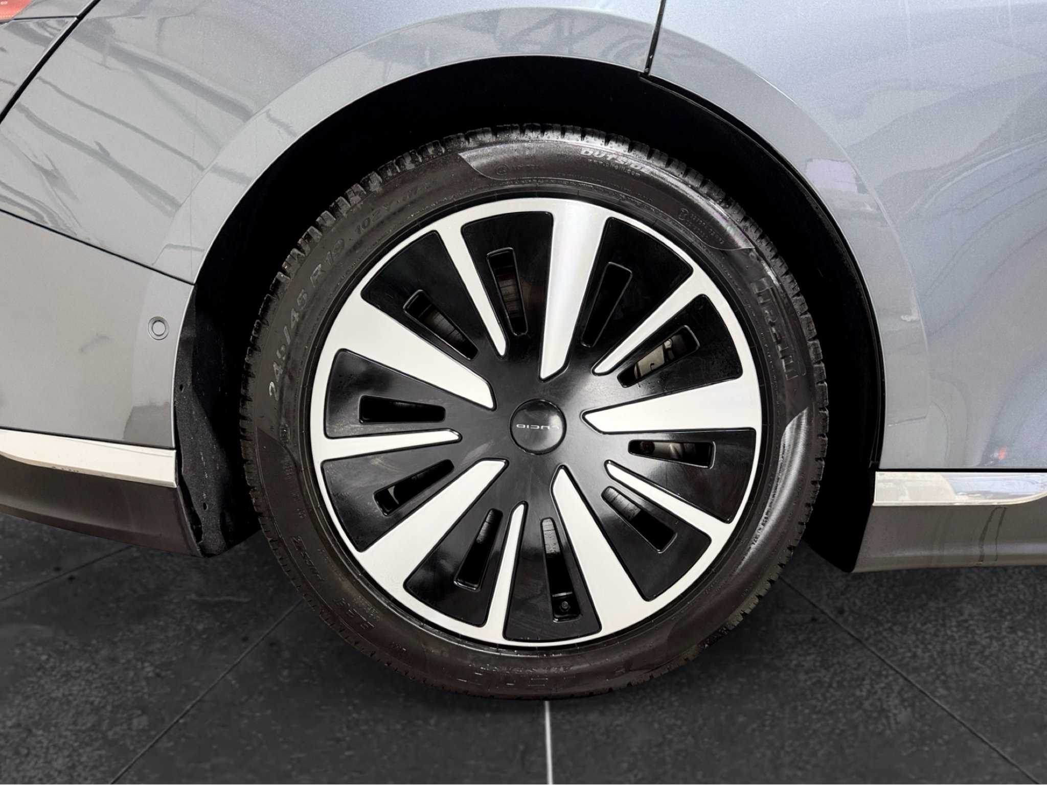 Used 2025 Lucid Air Touring AWD/4WD image 34