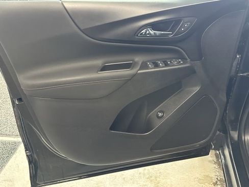 Used 2022 Chevrolet Equinox RS w/ Infotainment Package image 22