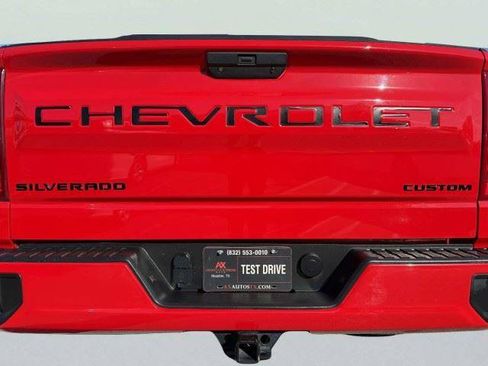 Used 2022 Chevrolet Silverado 1500 Custom w/ LPO, Blackout Package AWD/4WD image 16