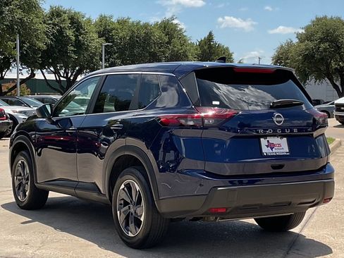 Used 2025 Nissan Rogue SV FWD image 6