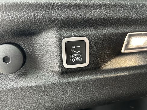 Used 2022 Jeep Grand Cherokee L Limited image 31