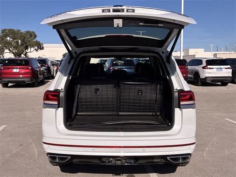 Used 2022 Volkswagen Atlas SEL Premium image 37