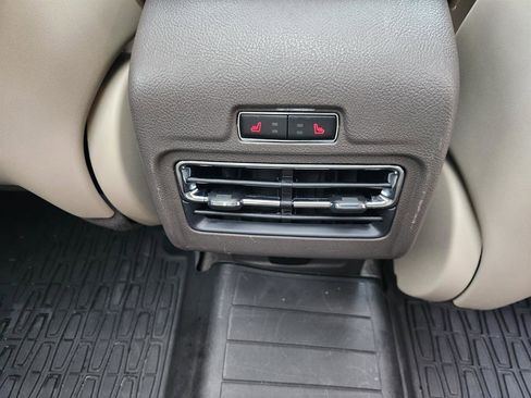 Used 2022 Lincoln Corsair AWD w/ Premium Package image 18