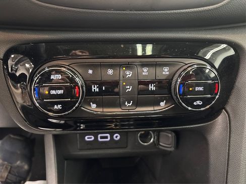 Used 2023 Buick Encore GX Essence w/ Experience Buick Package AWD/4WD image 33