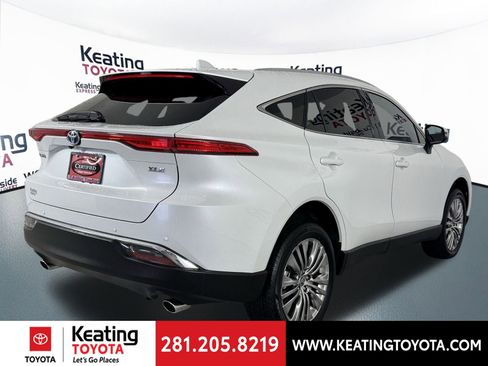 Certified 2024 Toyota Venza XLE image 6