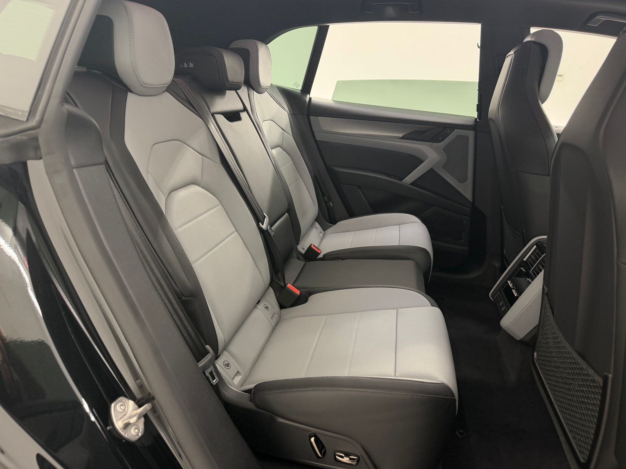 New 2026 Porsche Cayenne Electric AWD/4WD image 34