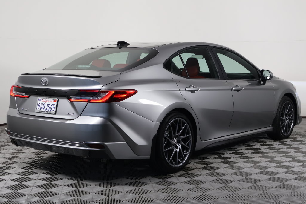 Used 2025 Toyota Camry XSE FWD image 4