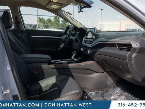 Used 2023 Jeep Compass Limited AWD/4WD image 23