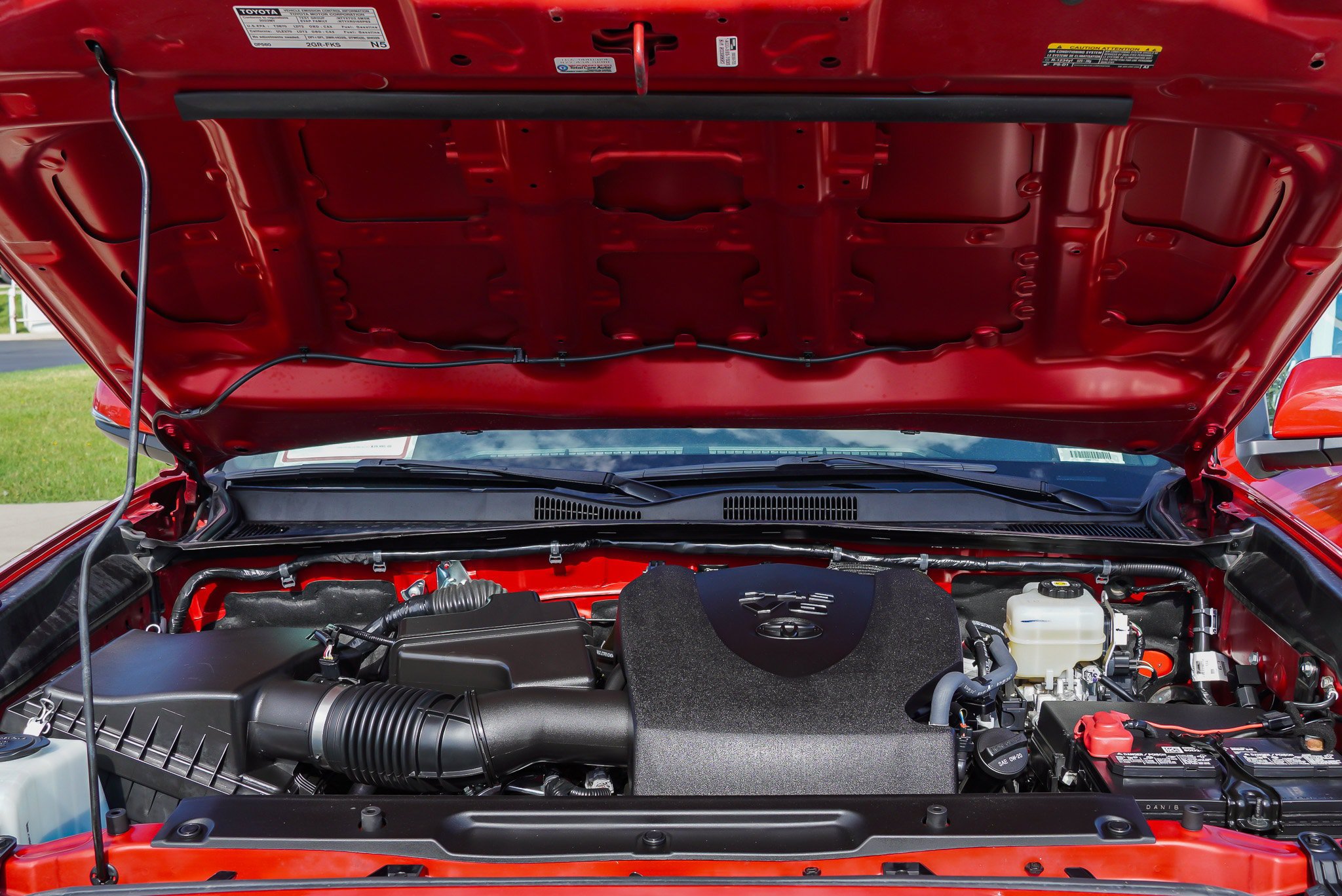 Certified 2022 Toyota Tacoma TRD Off-Road AWD/4WD image 17