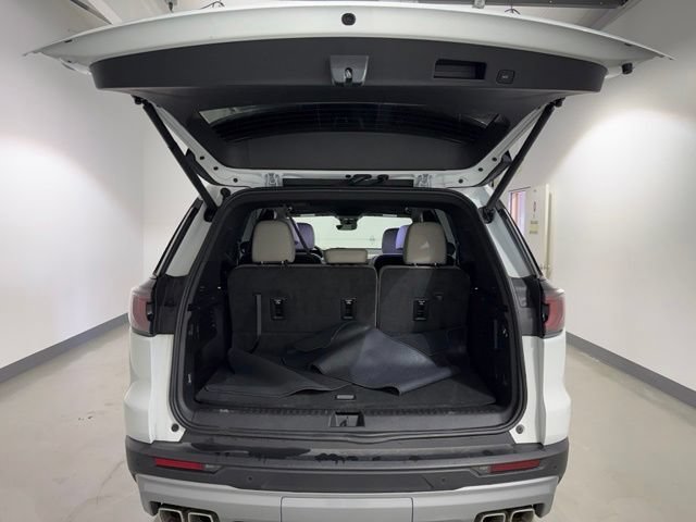 Certified 2026 GMC Acadia Elevation w/ Elevation Premium Package FWD image 8