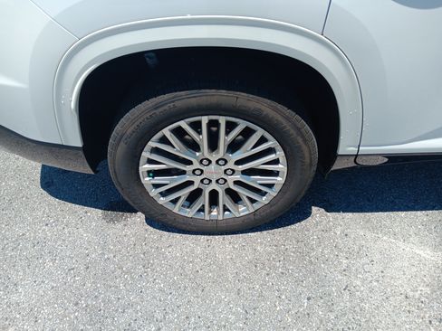 Used 2024 GMC Acadia Denali w/ LPO, Floor Liner Package FWD image 6