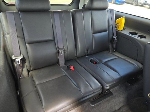 Used 2012 Cadillac Escalade ESV Luxury image 17