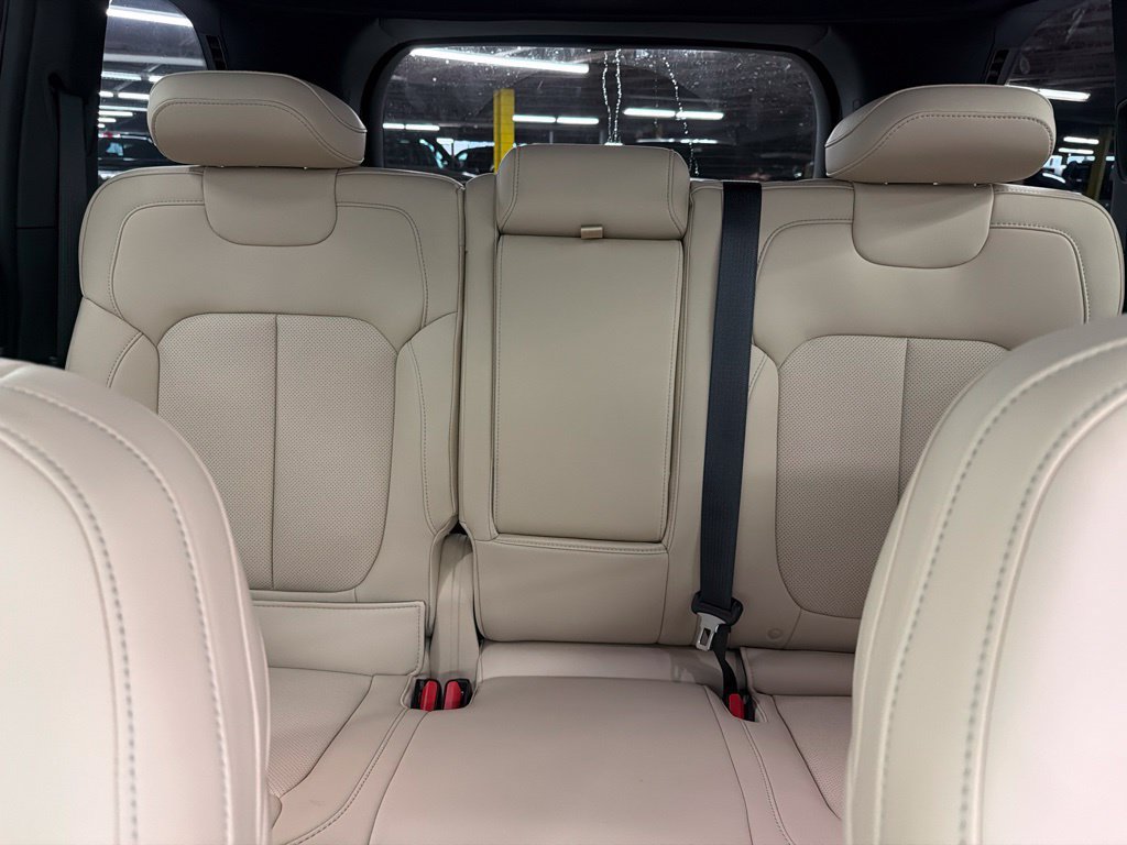 New 2027 Jeep Grand Cherokee Limited AWD/4WD image 18
