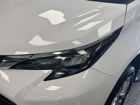 Used 2026 Toyota Sienna LE FWD image 8