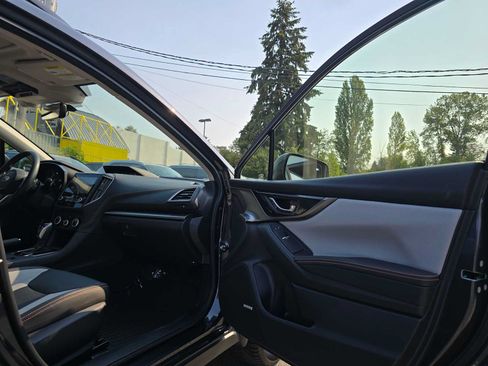 Used 2019 Subaru Crosstrek 2.0i Limited w/ Moonroof Package w/Navigation AWD/4WD image 11