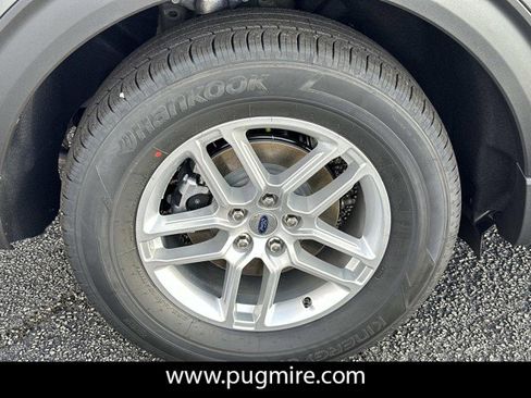 New 2026 Ford Explorer Active RWD image 17