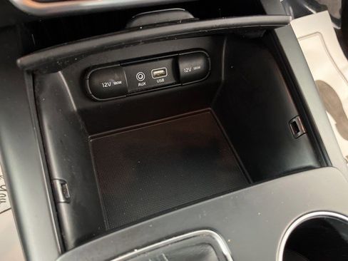 Used 2020 Kia Sorento LX w/ LX I4 Convenience Package image 24