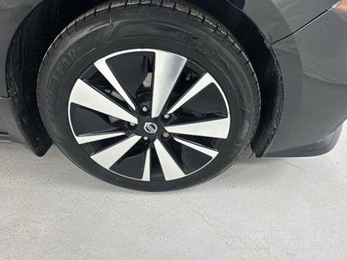 Used 2019 Nissan Altima 2.5 SV image 9