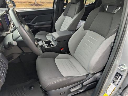 Used 2025 Toyota 4Runner TRD Off-Road image 5