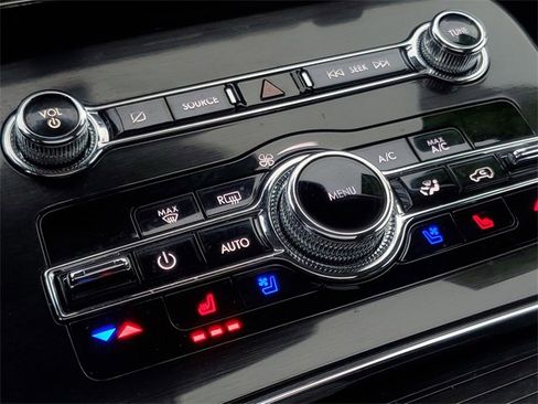 Certified 2023 Lincoln Nautilus Reserve image 25