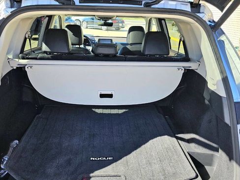 Used 2022 Nissan Rogue SV w/ SV Premium Package image 19