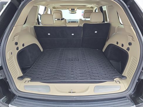 Used 2018 Jeep Grand Cherokee Limited w/ Trailer Tow Group IV image 12