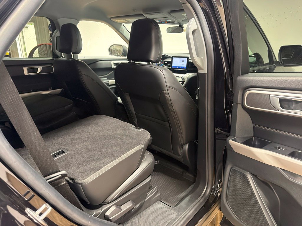 Certified 2023 Ford Explorer XLT w/ Equipment Group 202A AWD/4WD image 36