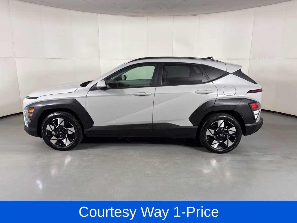Used 2025 Hyundai Kona SEL FWD image 6