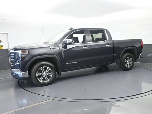 Used 2025 GMC Sierra 1500 SLT RWD image 2