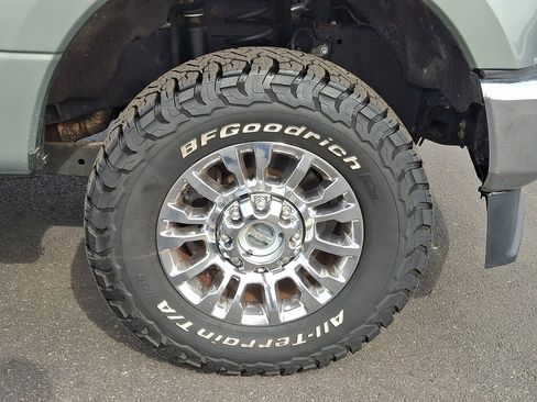 Used 2020 Ford F250 Lariat w/ Chrome Package image 8