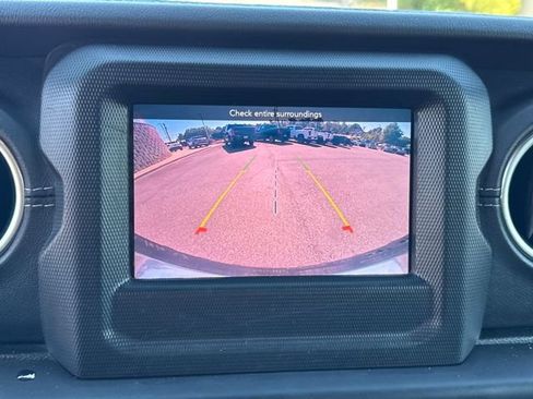 Used 2019 Jeep Wrangler Unlimited Sahara w/ Cold Weather Group image 19