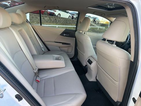 Used 2015 Honda Accord Touring image 28