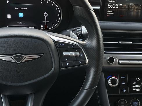 Used 2025 Genesis G70 2.5T image 14