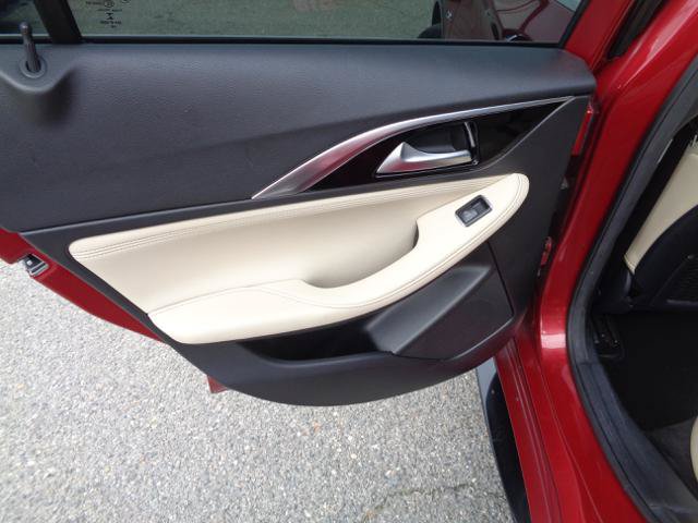Used 2019 INFINITI QX30 FWD image 23