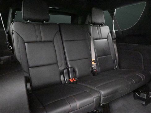 Used 2022 Chevrolet Suburban RST w/ Luxury Package image 21