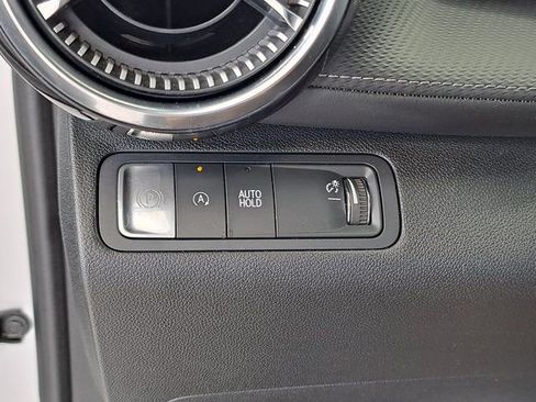 Used 2025 Chevrolet Equinox LT w/ Safety and Technology Package image 13